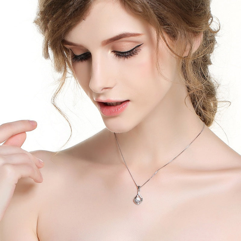 Solitaire White Stone Pendant /Choker